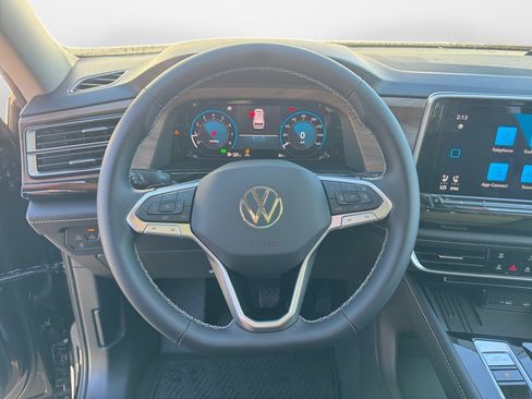 New 2026 Volkswagen Atlas SE image 10