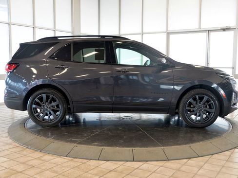 Used 2022 Chevrolet Equinox RS image 9