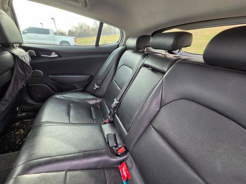 Used 2018 Kia Stinger Premium image 9