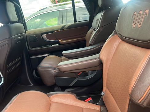 Used 2025 Ford Expedition King Ranch AWD/4WD image 12