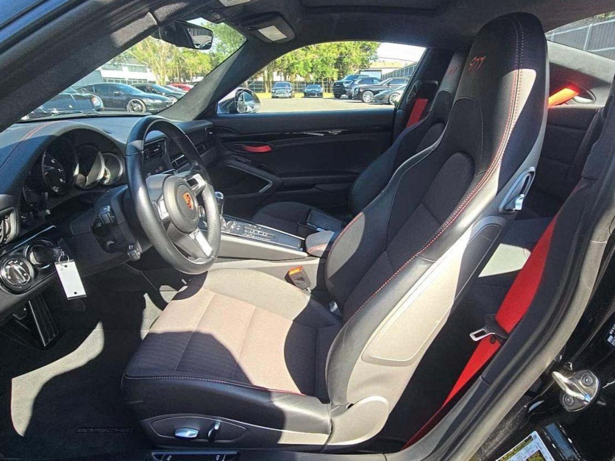 Used 2019 Porsche 911 Carrera image 3
