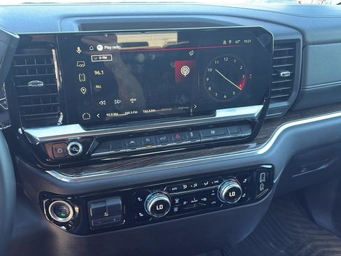 Used 2025 GMC Sierra 1500 Elevation image 16