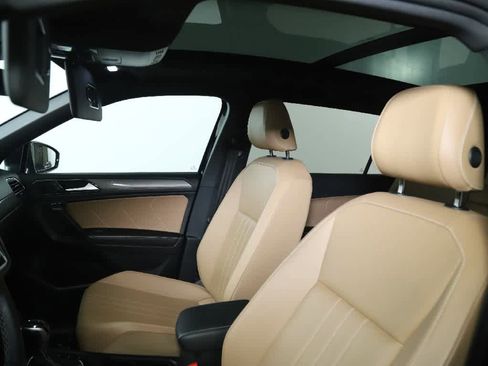 Certified 2023 Volkswagen Tiguan SE w/ Panoramic Sunroof Package image 22