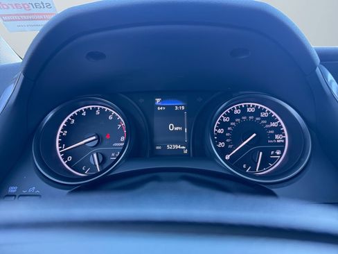 Used 2022 Toyota Camry SE image 12