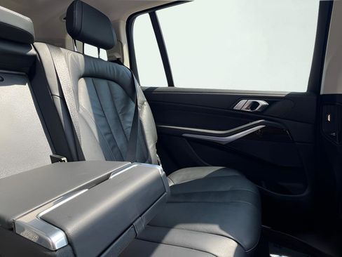 Used 2020 BMW X7 xDrive40i w/ Cold Weather Package image 34