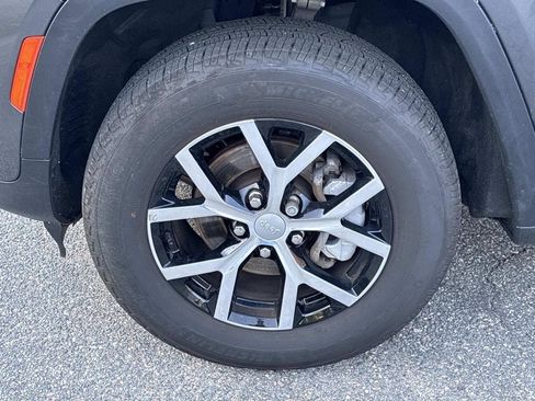 Certified 2025 Jeep Grand Cherokee Limited AWD/4WD image 19