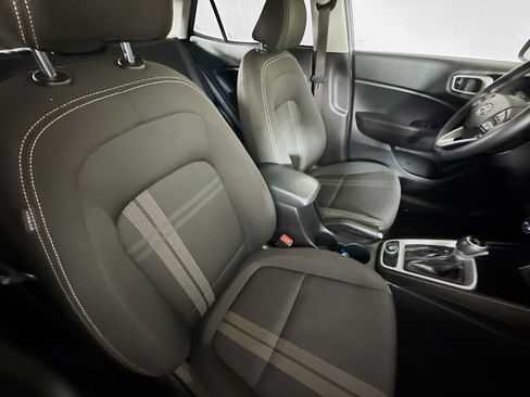 Used 2024 Hyundai Venue SEL FWD image 34