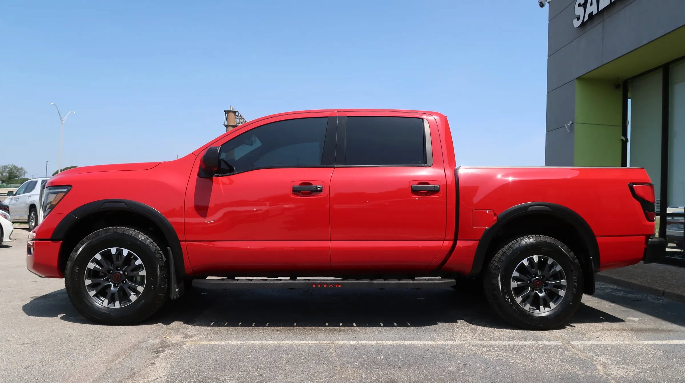 Used 2024 Nissan Titan PRO-4X w/ Off Road Protection Package AWD/4WD image 7