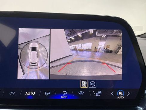 New 2026 Chevrolet Equinox EV LT FWD image 17