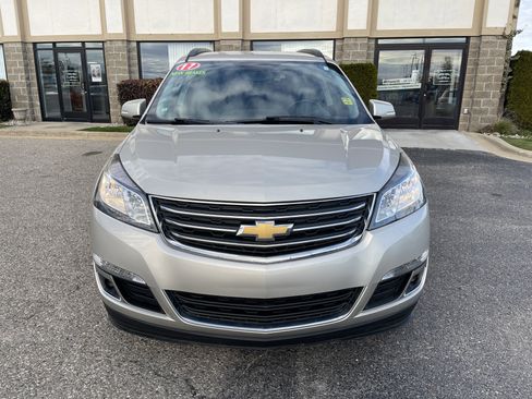 Used 2017 Chevrolet Traverse LT image 8
