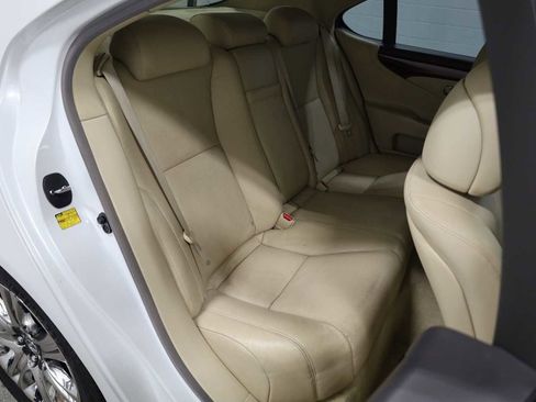 Used 2011 Lexus LS 460 w/ Comfort Pkg image 34