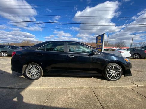 Used 2012 Toyota Camry SE image 5