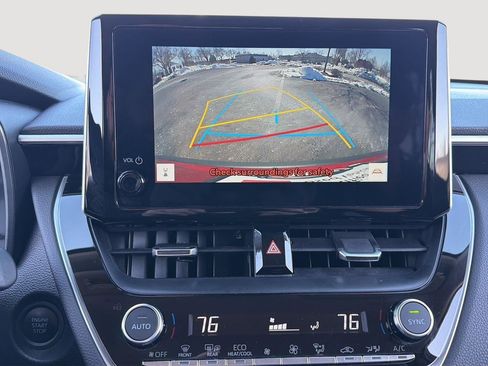 Used 2025 Toyota Corolla Cross XLE image 30