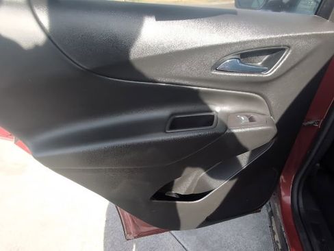 Used 2021 Chevrolet Equinox LT image 26