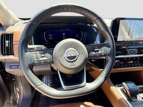 Used 2024 Nissan Pathfinder Platinum FWD image 41