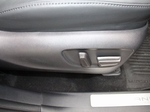 Certified 2022 Toyota Highlander Limited image 43