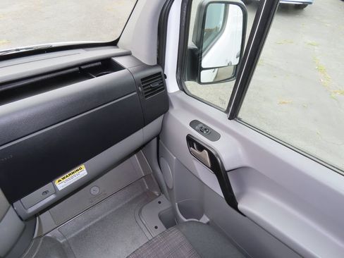 Used 2016 Mercedes-Benz Sprinter 2500 image 16