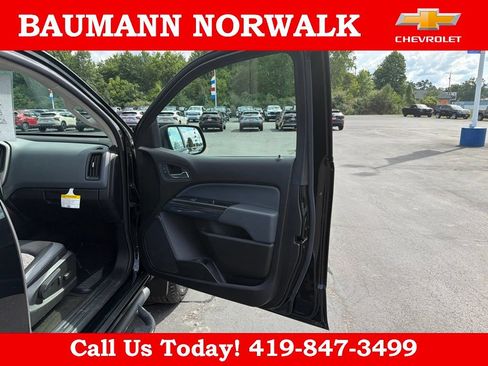 Used 2017 Chevrolet Colorado Z71 AWD/4WD image 44