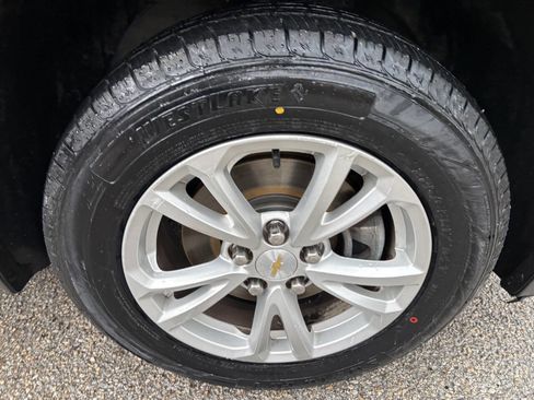 Used 2017 Chevrolet Equinox LT w/ Convenience Package image 23