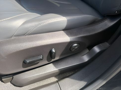 Used 2020 Buick Envision Premium AWD/4WD image 17