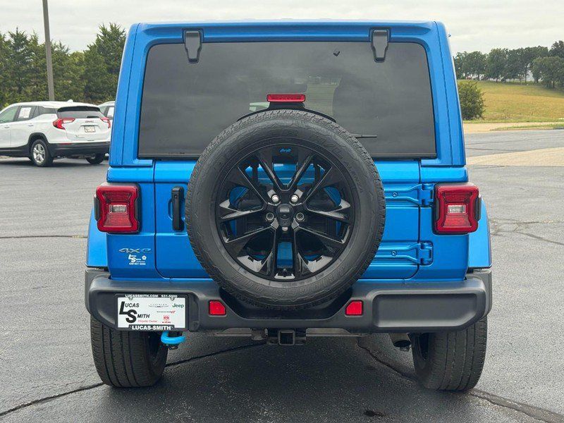 Used 2023 Jeep Wrangler Unlimited Sahara w/ Cold Weather Group AWD/4WD image 4
