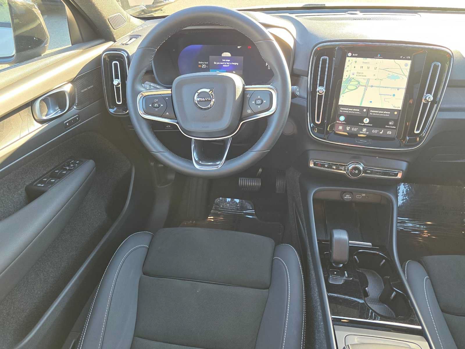 Used 2023 Volvo XC40 Recharge Ultimate AWD/4WD image 18
