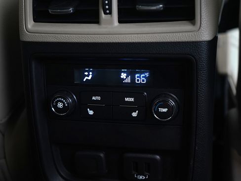 Used 2018 Buick Envision Premium image 15