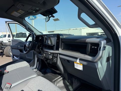 New 2026 Ford F550 4x4 Supercab Super Duty image 17