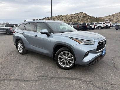 Used 2023 Toyota Highlander Limited