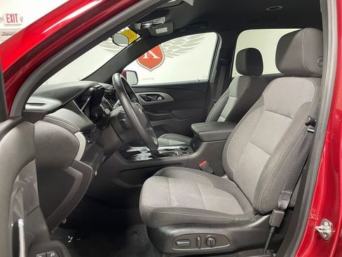 Used 2023 Chevrolet Traverse LT image 11