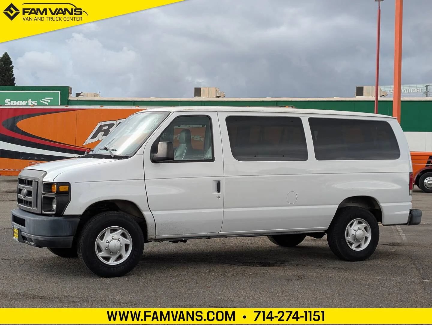 Used 2014 Ford E-350 and Econoline 350 XL w/ Power Windows & Locks Group RWD image 4