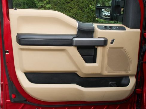 Used 2019 Ford F350 XLT w/ Camper Package image 13