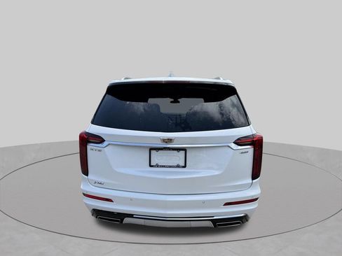 Used 2025 Cadillac XT6 Premium Luxury FWD image 7