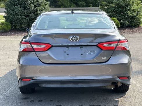 Used 2019 Toyota Camry LE w/ Convenience Package FWD image 4