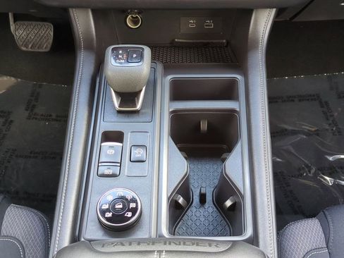 Certified 2024 Nissan Pathfinder S image 19