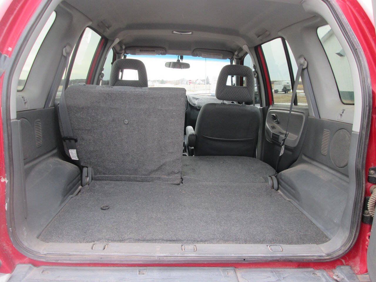 Used 2003 Chevrolet Tracker 4WD w/ Preferred Equipment Group image 10