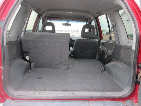Used 2003 Chevrolet Tracker 4WD w/ Preferred Equipment Group image 10