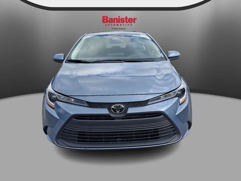 Used 2024 Toyota Corolla LE FWD image 2