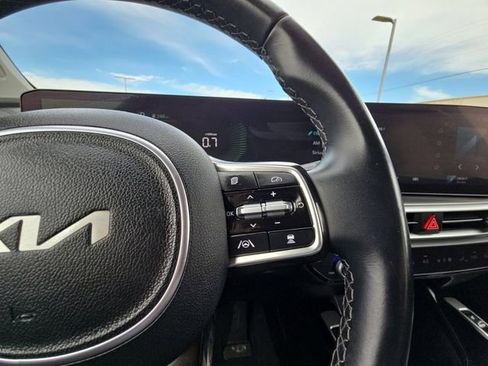 Used 2024 Kia Sorento S image 12