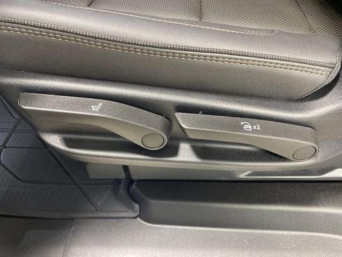 Certified 2025 Chevrolet Suburban High Country image 36