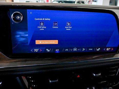 Used 2025 Chevrolet Suburban Z71 image 45