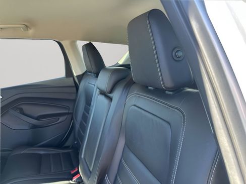 Used 2017 Ford Escape Titanium image 18