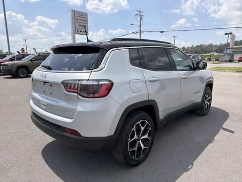 Used 2025 Jeep Compass Limited AWD/4WD image 6