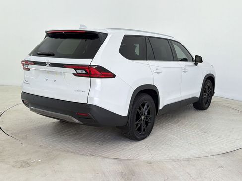 Used 2026 Toyota Grand Highlander Limited image 9