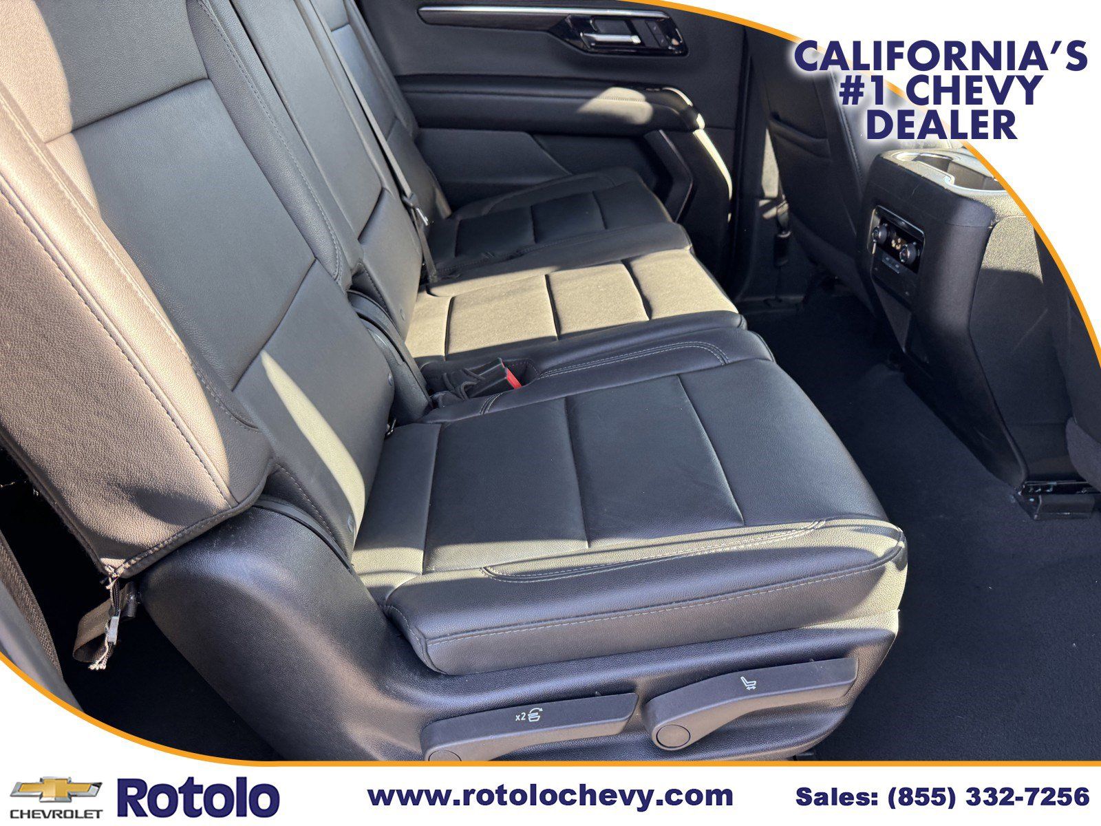 Used 2025 Chevrolet Suburban LT RWD image 11