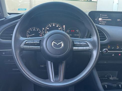 Used 2020 MAZDA MAZDA3 Sedan FWD image 9