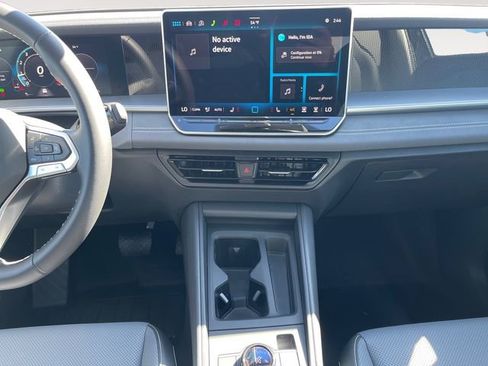 New 2026 Volkswagen Tiguan SE AWD/4WD image 11