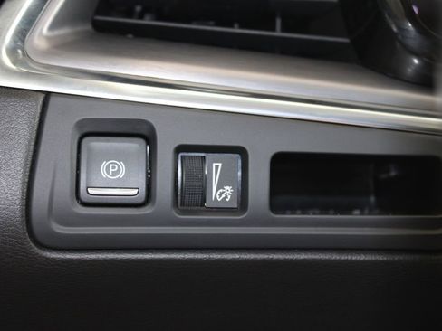 Used 2019 Cadillac XT5 Luxury AWD/4WD image 35