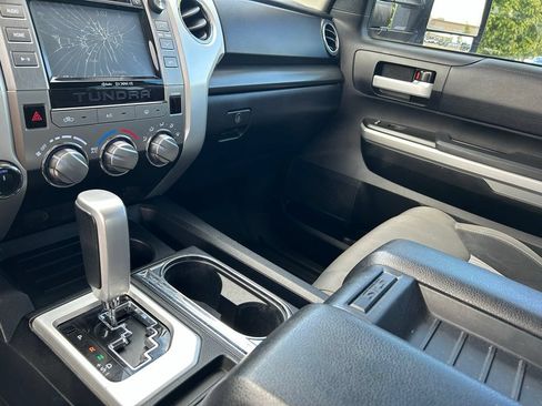 Used 2017 Toyota Tundra SR5 w/ SR5 Upgrade Package AWD/4WD image 24