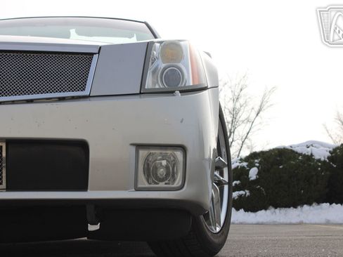 Used 2005 Cadillac XLR image 33